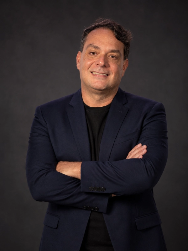 Engenheiro Leonardo Gazolli, especialista em gestão de equipes externas